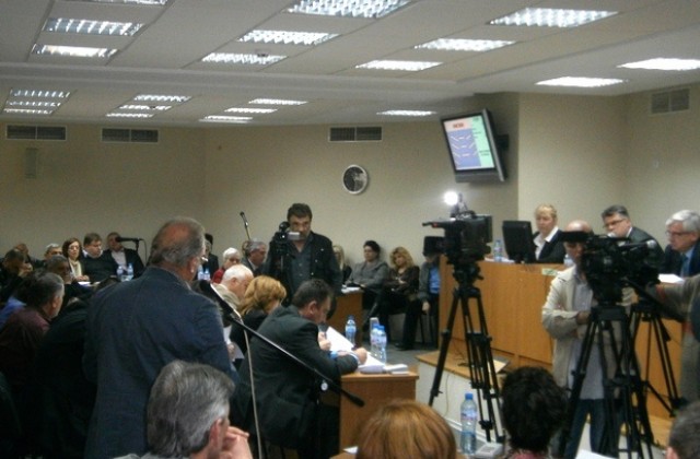 Поредно извънредно заседание на ОбС по две горещи точки
