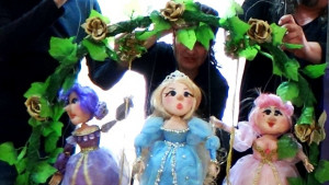 Габровският куклен театър пожелава на децата весело лято с Вранката