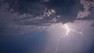 Мощна буря удари Пловдив СНИМКИ