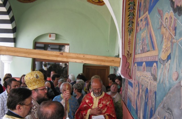 Черква умалено копие на Рилският манастир празнува своят юбилей