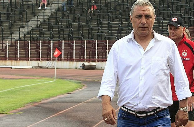 Стоичков: Бразилия ще спечели, ако Блатер позволи
