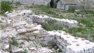 Български и чуждестранни студенти проучват крепостта Туида