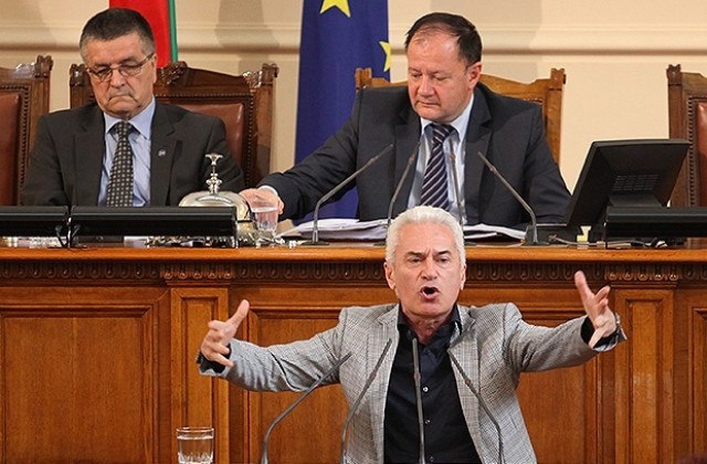 Сидеров: Няма да се учудя, ако БСП и ГЕРБ си направят нов кабинет