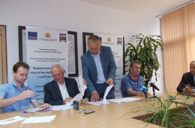 Подписаха договора за проектиране на токоизправителните станции