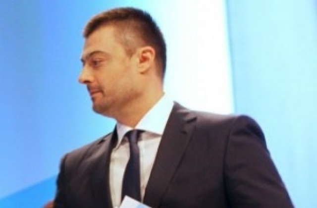 Бареков ще събира Славчо и Каракачанов?