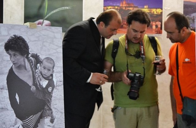 Фотографи с годишна експозиция