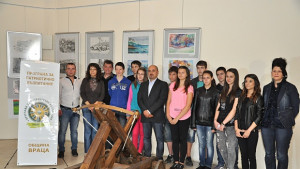 Ученици стреляха с катапулт във Враца