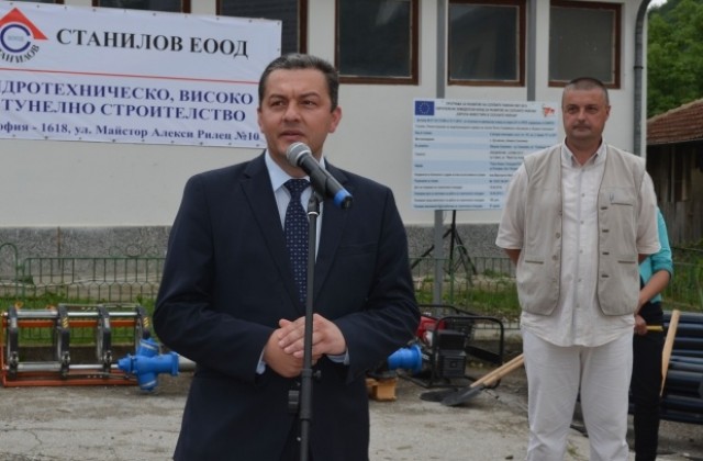 Стартира проектът за реконструкция на водопроводната мрежа в селата Петко Славейков и Кръвеник