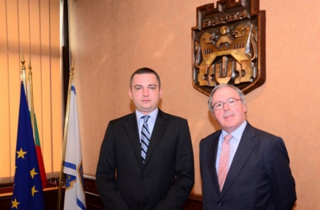 Привличаме ирландски туристи с голф игрища и море