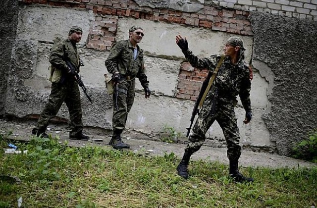 Киев поднови операцията в Източна Украйна, 1 човек е убит в Славянск