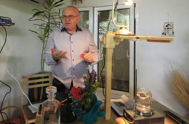 Еньова амброзия и кувет маджун приготвят на Самоводската чаршия за Еньовден