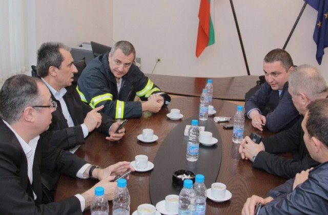 Кмет и премиер на една маса. Работят заедно