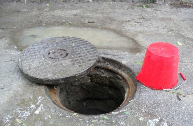 Течове и наводнени помещения в училища и детски градини