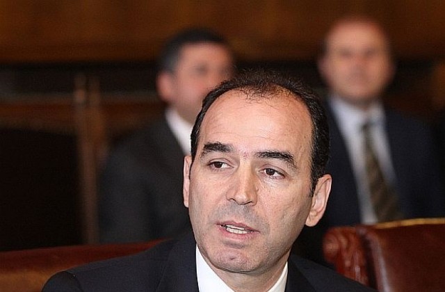 Искров: КТБ не е фалирала, вложителите й да не се притесняват!