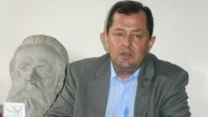 Правителството не е провалено категоричен е Йордан Стойков