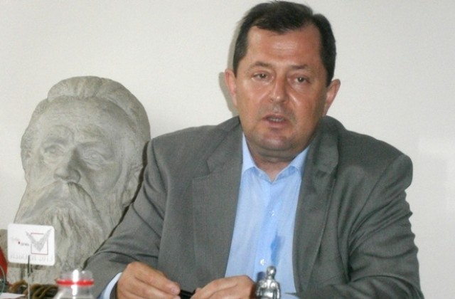 Правителството не е провалено, категоричен е Йордан Стойков