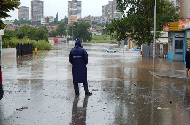 Нивото на водата в северната част на Добрич се задържа високо