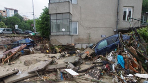 БЧК помага с вода и храни на засегнатите от бедствието
