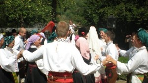 Ловеч събира танцьори на фолклорен празник Хоро под Стратеш
