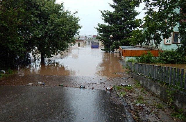 Добрич бавно се връща към нормален ритъм на живот след потопа