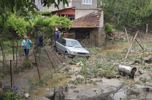 В Килифарево са най- сериозните щети, в Дебелец са наводнени над 100 къщи