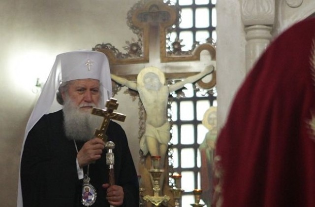 Патриарх Неофит, архиереи и свещеници ще се молят за загиналите в наводненията
