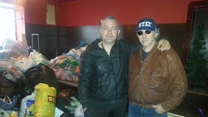 Самир Сами пристигна в Аспарухово с бус пълен с помощи