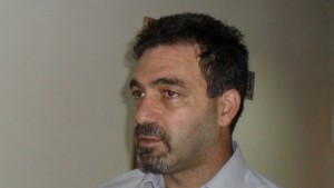 Улиците в Аспархово проходими започват да ги мият