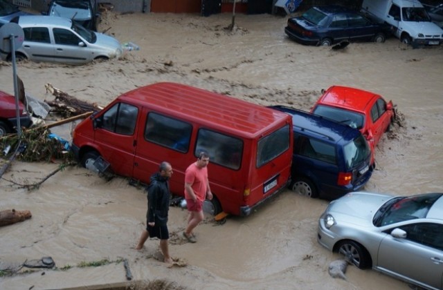 България е в траур за жертвите от потопа