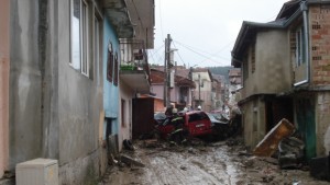 Връчват заповеди за напускане на опасните сгради в Аспарухово