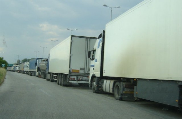 Преговаряме с Гърция за регистрационните талони на автомобилите, преминаващи границата