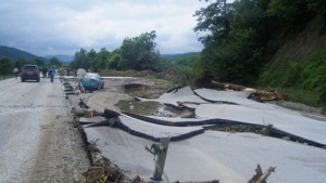 Пътните ремонти след пороите ще струват 1215 млн лв