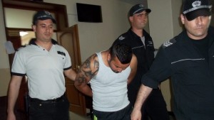 Полицията Служител не е осъществявал връзка между побойниците и адвоката