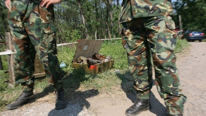 Офицер от Втора механизирана бригада с отличие в Афганистан