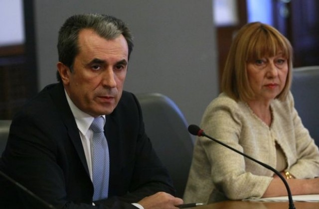 Орешарски: Кабинетът напълно подкрепя БНБ за КТБ