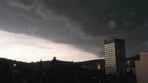 Силна буря с дъжд и вятър в Сливен