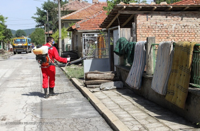 Дезинфектират засегнатите от наводненията участъци