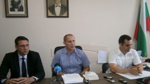 Трима цигани нападнаха и пребиха влюбена двойкаединият блудствал с момичето