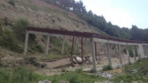 Свлачището на Розова долина тръгнало от социалния център