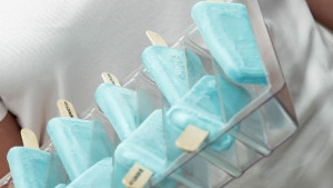 Младежи си откраднали сладолед