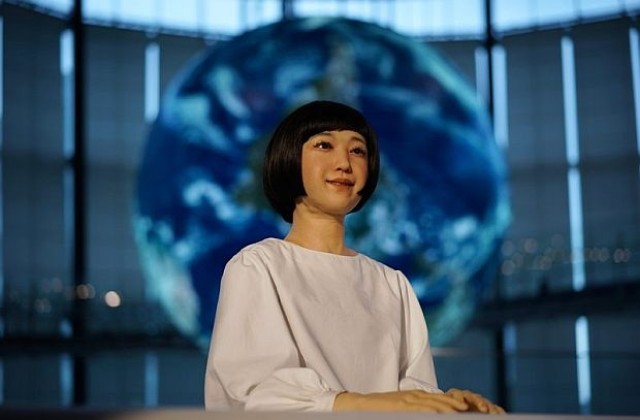 Японски роботи стават водещи на новините (СНИМКИ)