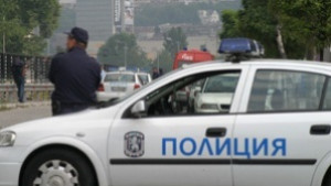 Задържаха мъж и жена с наркотици