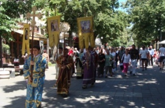 Множество бургазлии съпроводиха Света Богородица Касперовска