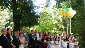 Стотици празнуваха в Павликени връчиха плакет на новия почетен гражданин