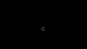 Астрофизици откриха система с три масивни черни дупки