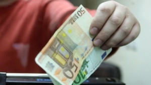 Проверяват обменни бюра за непозволени валутни курсове