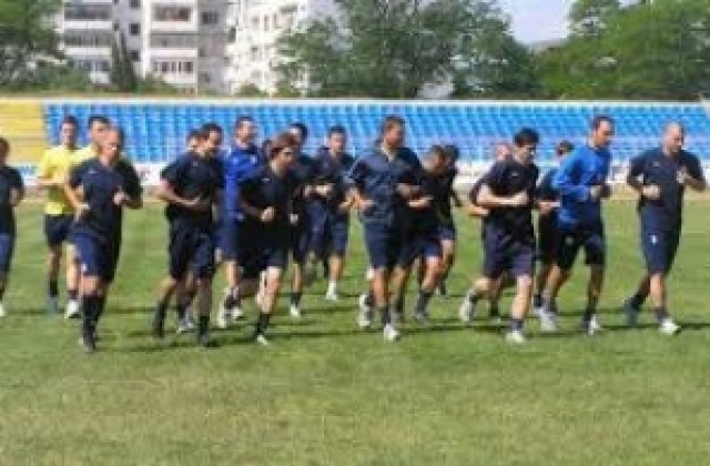 Спартак взе защитник от Нефтохимик