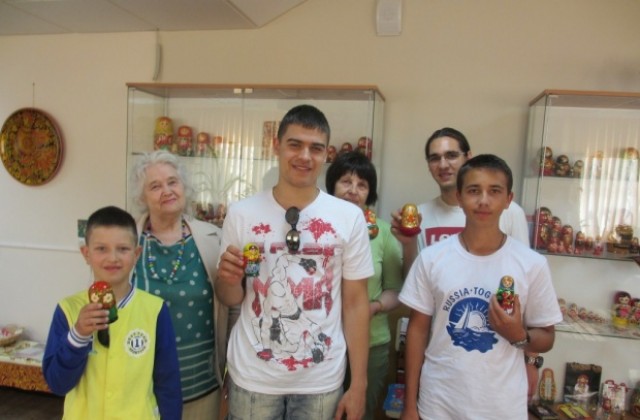 Казанлъшки ученици участваха в международния лингвистичен лагер „Толиати – град на мира”