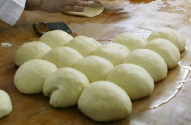 След скока на тока, скача и цената на хляба