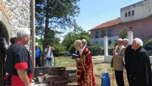 Осветиха обновения храм Успение Богородично в село Голямо Крушево